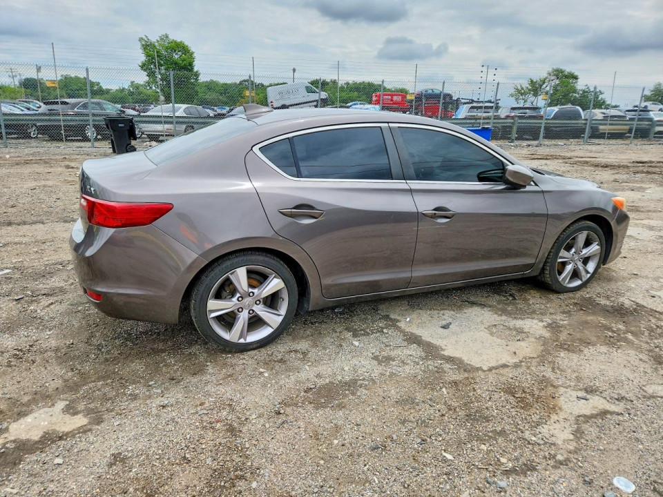 Acura ILX 2013 з аукціону Copart