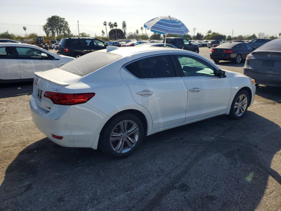 Acura ILX 2013 з аукціону Copart