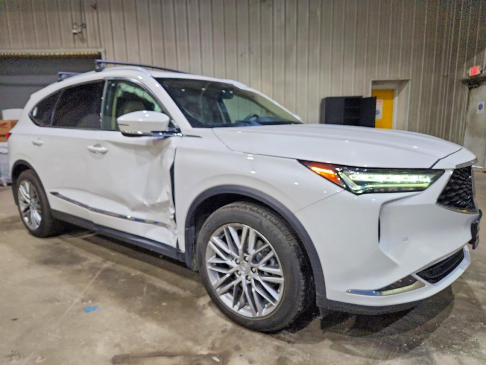 Acura MDX 2023 з аукціону Copart