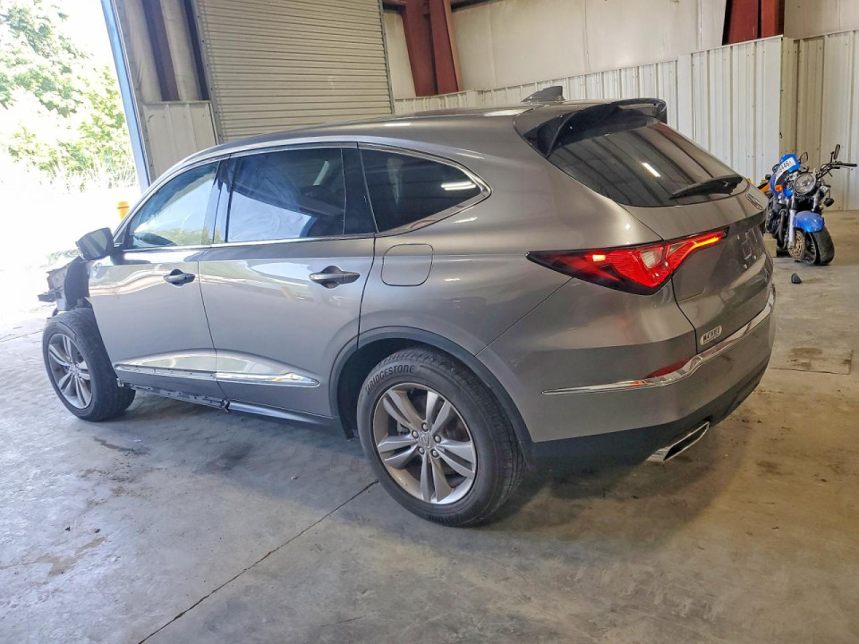 Acura MDX 2023 з аукціону Copart