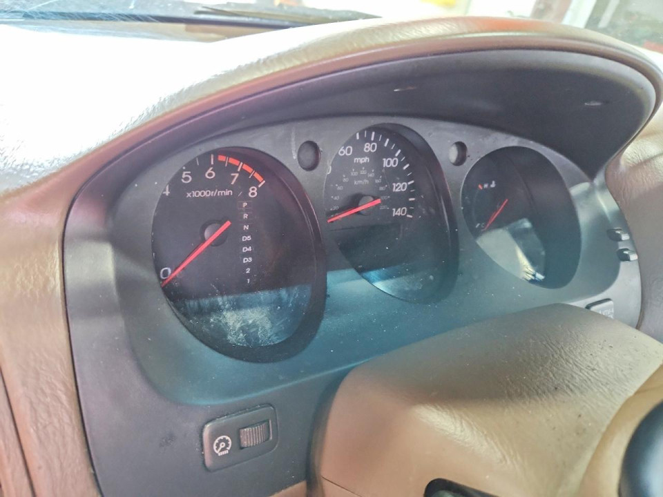 Acura MDX 2002 з аукціону Copart