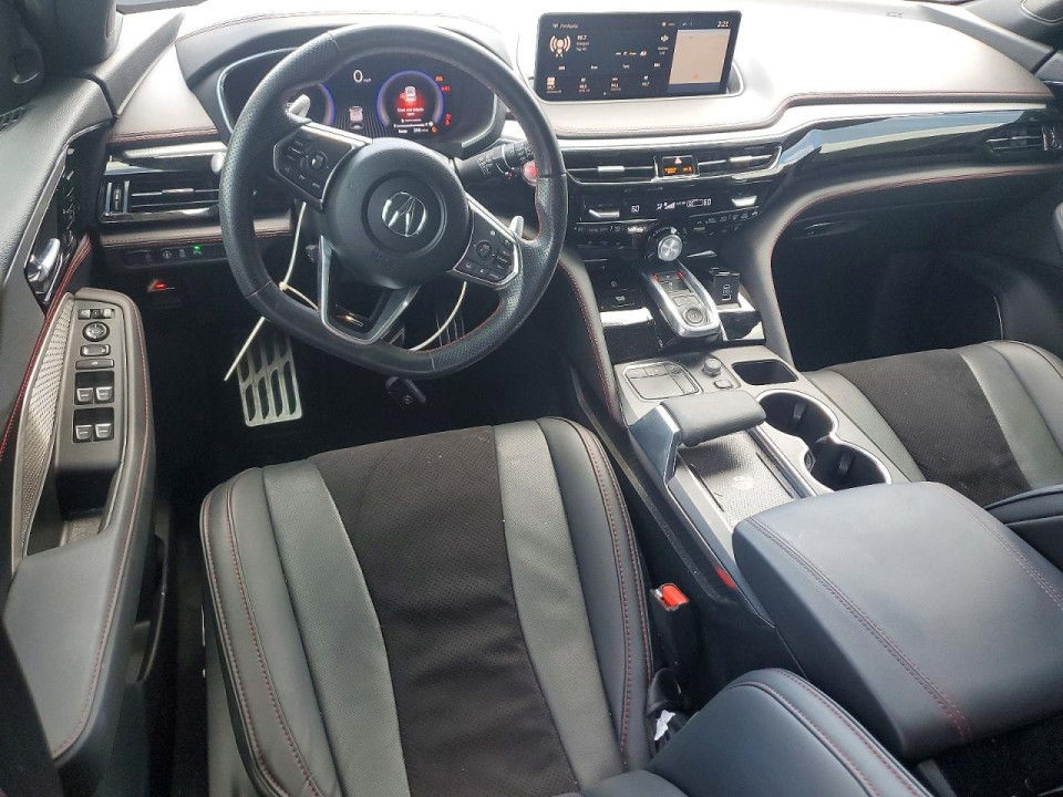 Acura MDX 2024 з аукціону Copart