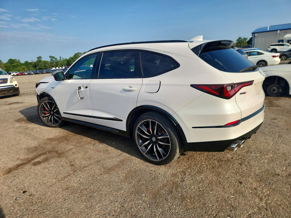 Acura MDX 2024 з аукціону Copart
