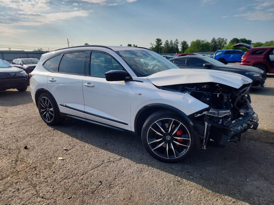 Acura MDX 2024 з аукціону Copart