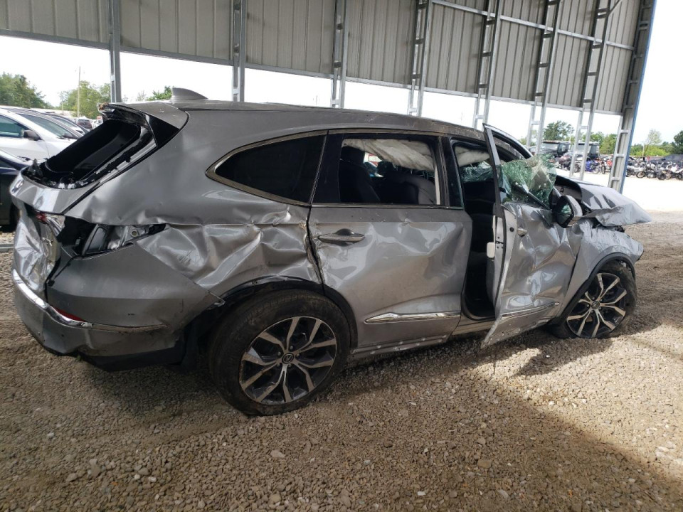 Acura MDX 2022 з аукціону Copart