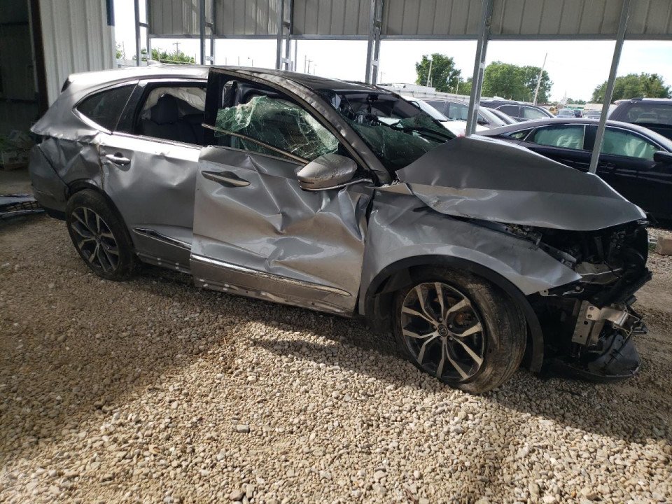 Acura MDX 2022 з аукціону Copart