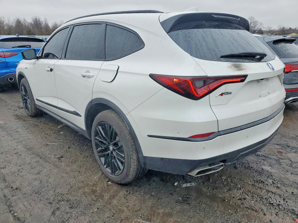 Acura MDX 2023 з аукціону Copart