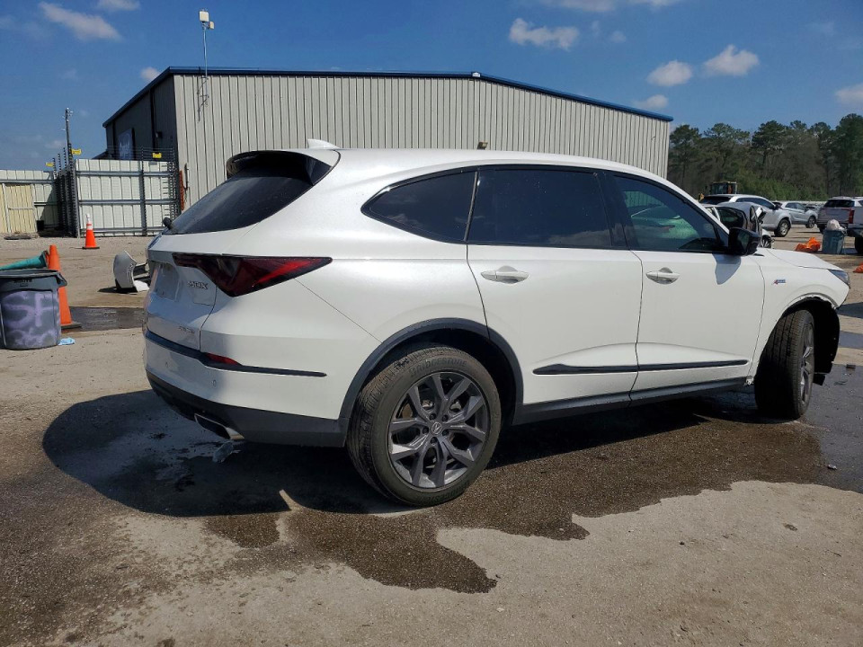 Acura MDX 2023 з аукціону Copart