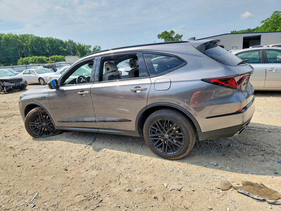 Acura MDX 2025 з аукціону Copart