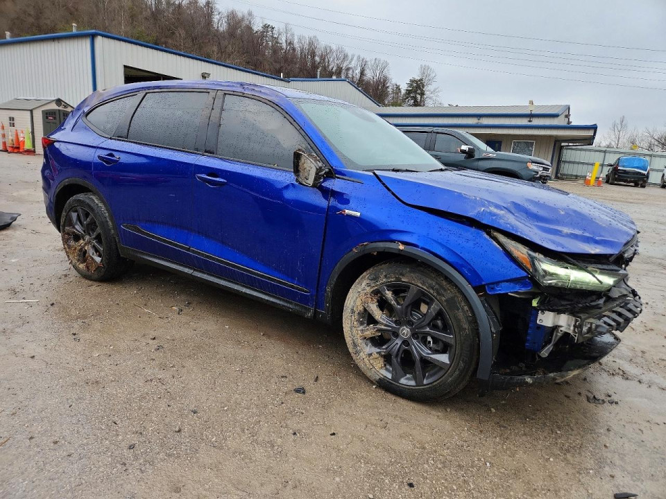 Acura MDX 2023 з аукціону Copart