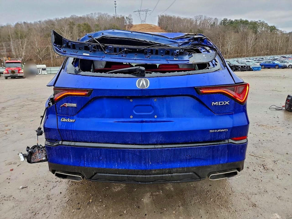 Acura MDX 2023 з аукціону Copart