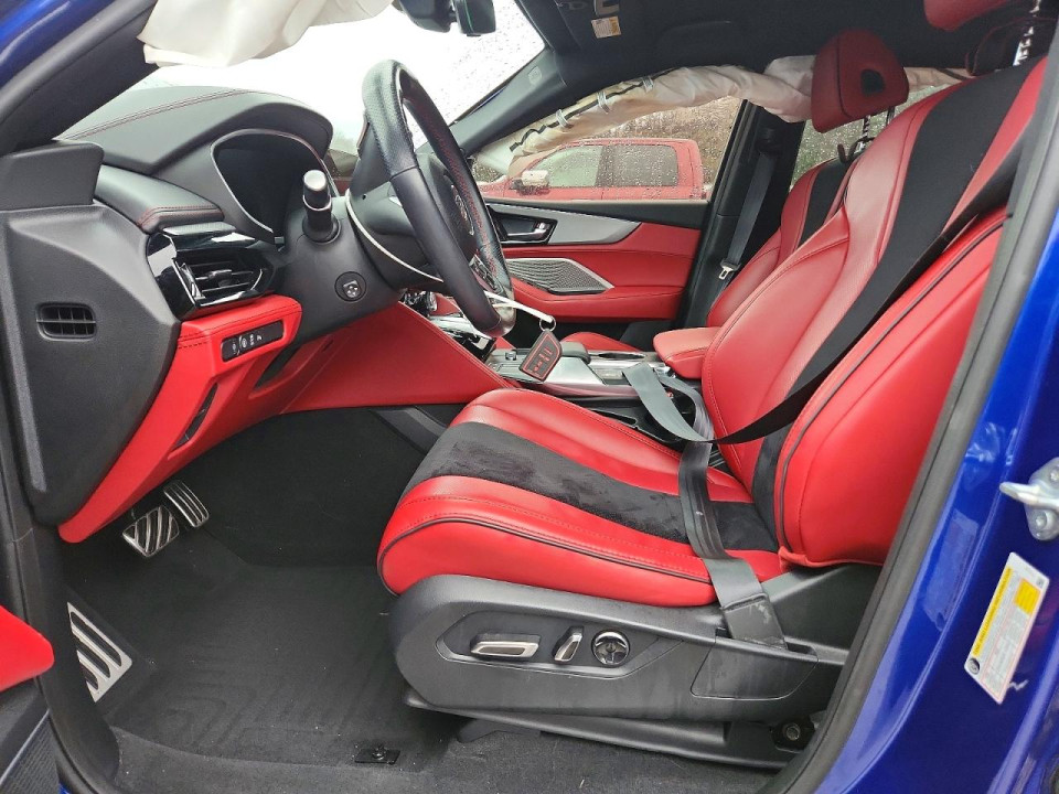 Acura MDX 2023 з аукціону Copart