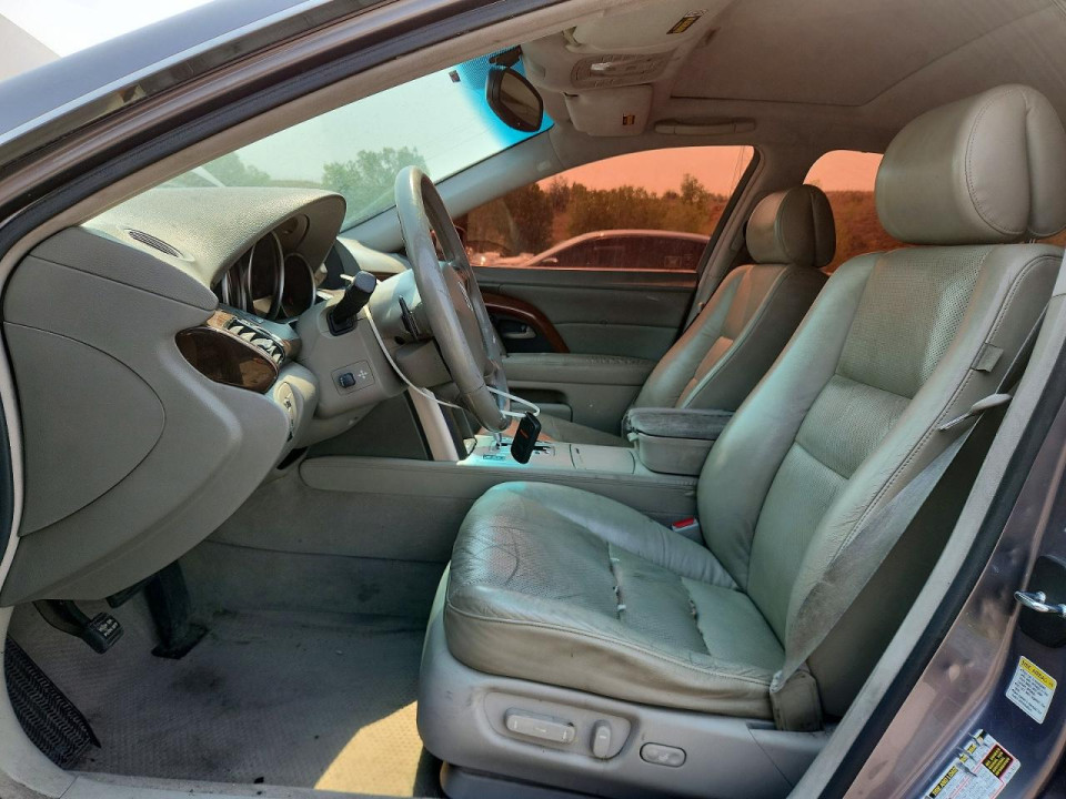 Acura RL 2005 з аукціону Copart
