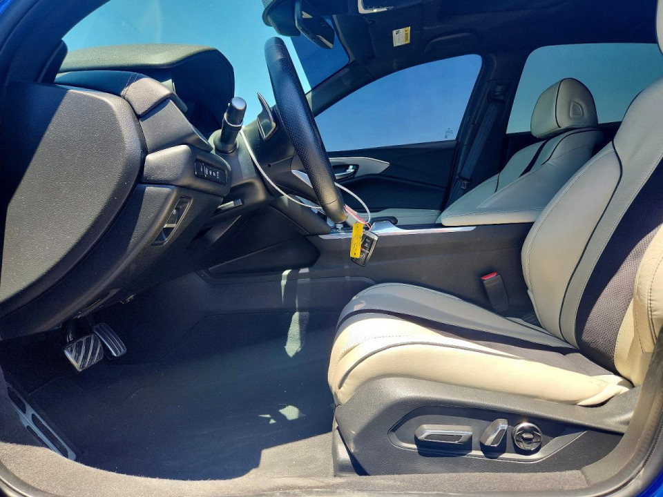 Acura TLX 2023 з аукціону Copart