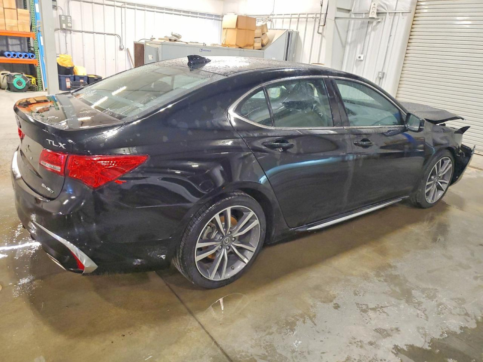 Acura TLX 2019 з аукціону Copart