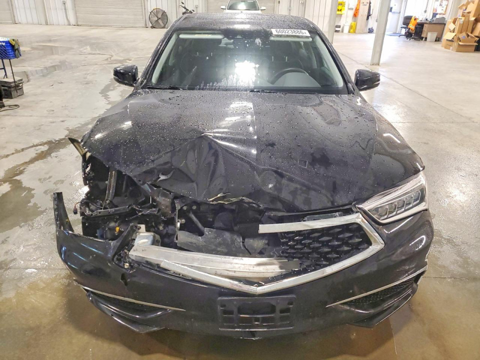 Acura TLX 2019 з аукціону Copart