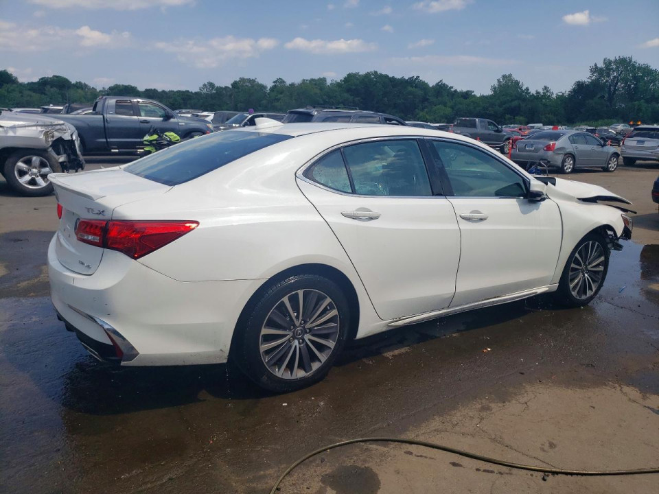 Acura TLX 2018 з аукціону Copart