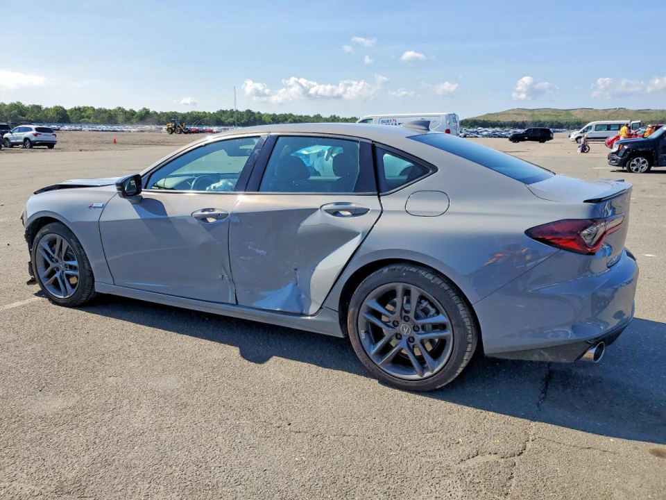 Acura TLX 2024 з аукціону Copart