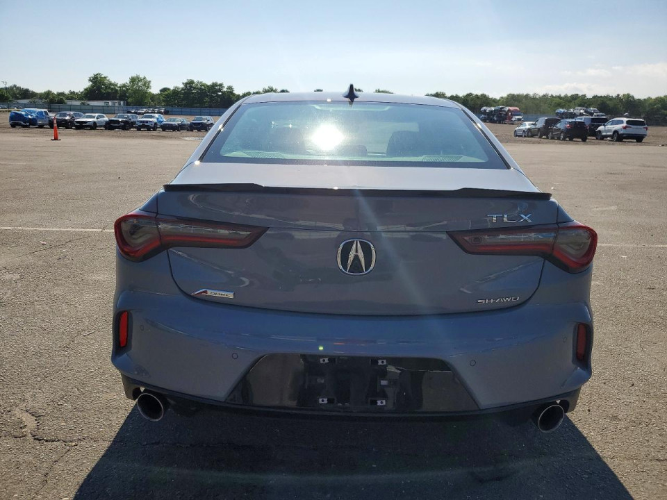 Acura TLX 2024 з аукціону Copart
