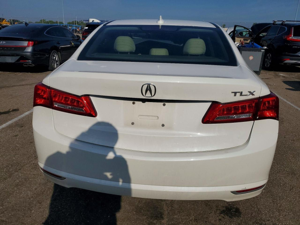 Acura TLX 2018 з аукціону Copart