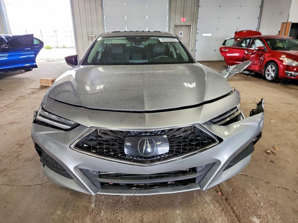 Acura TLX 2023 з аукціону Copart
