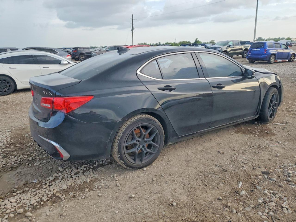 Acura TLX 2019 з аукціону Copart