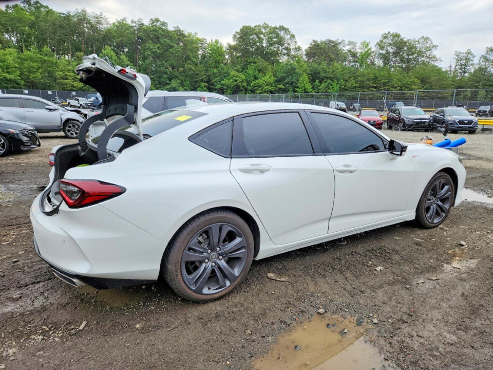 Acura TLX 2023 з аукціону Copart