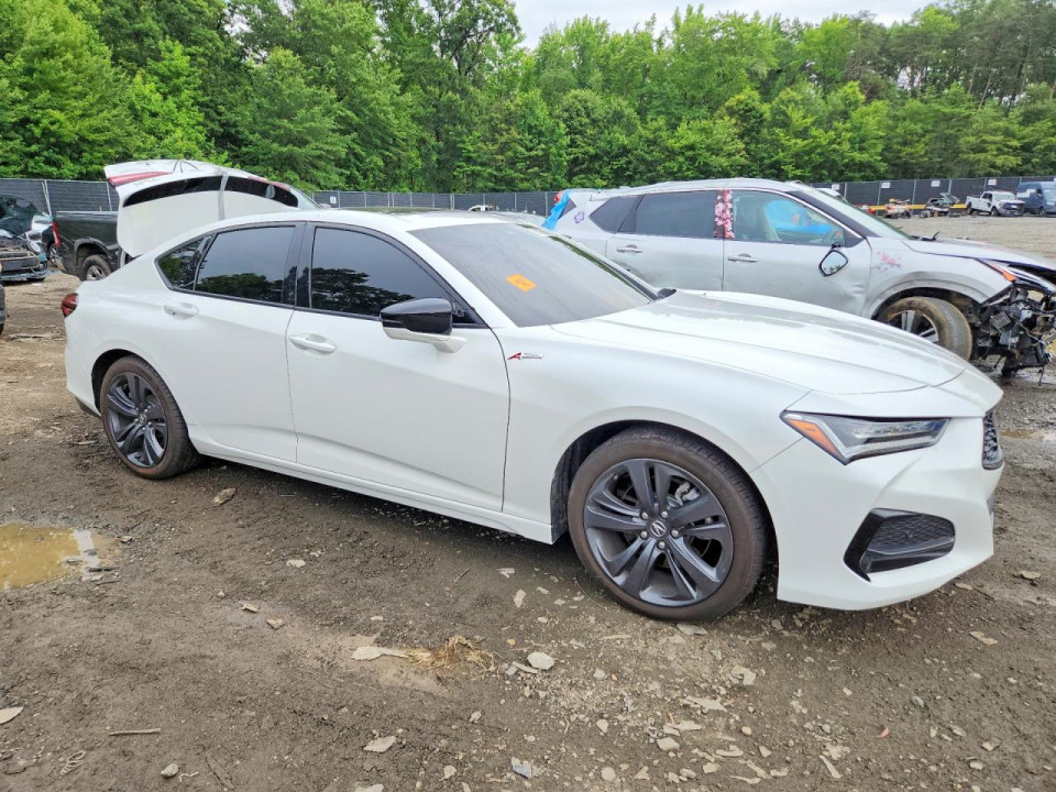Acura TLX 2023 з аукціону Copart