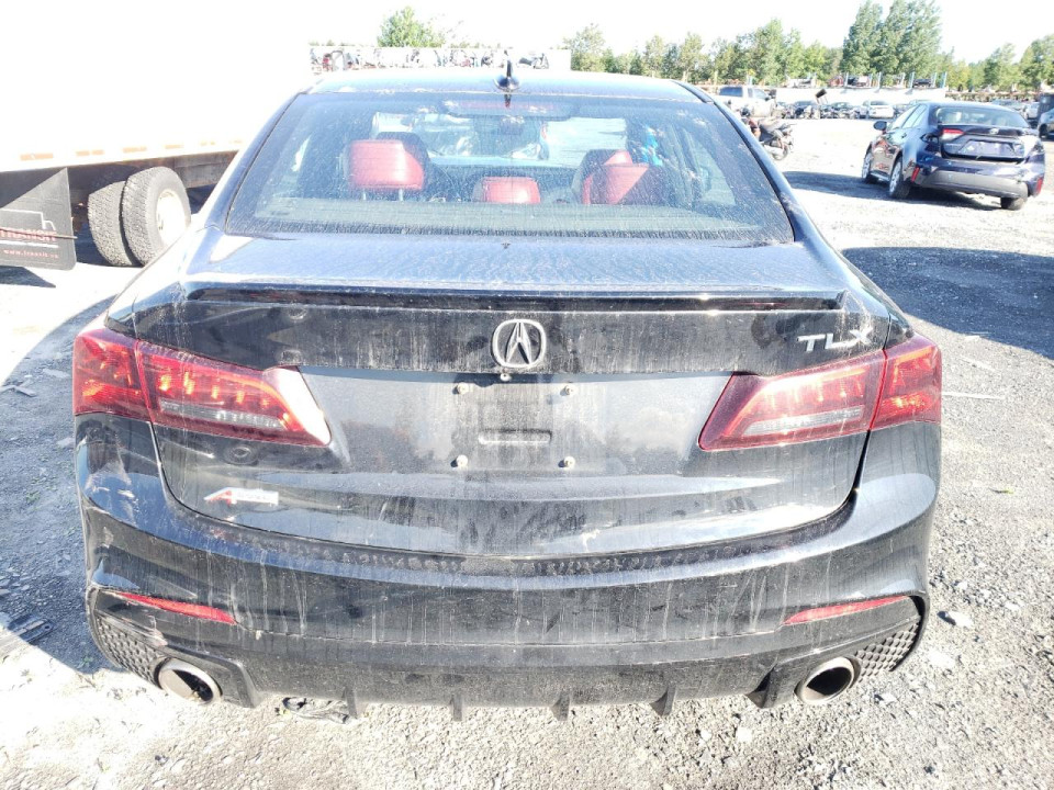 Acura TLX 2018 з аукціону Copart