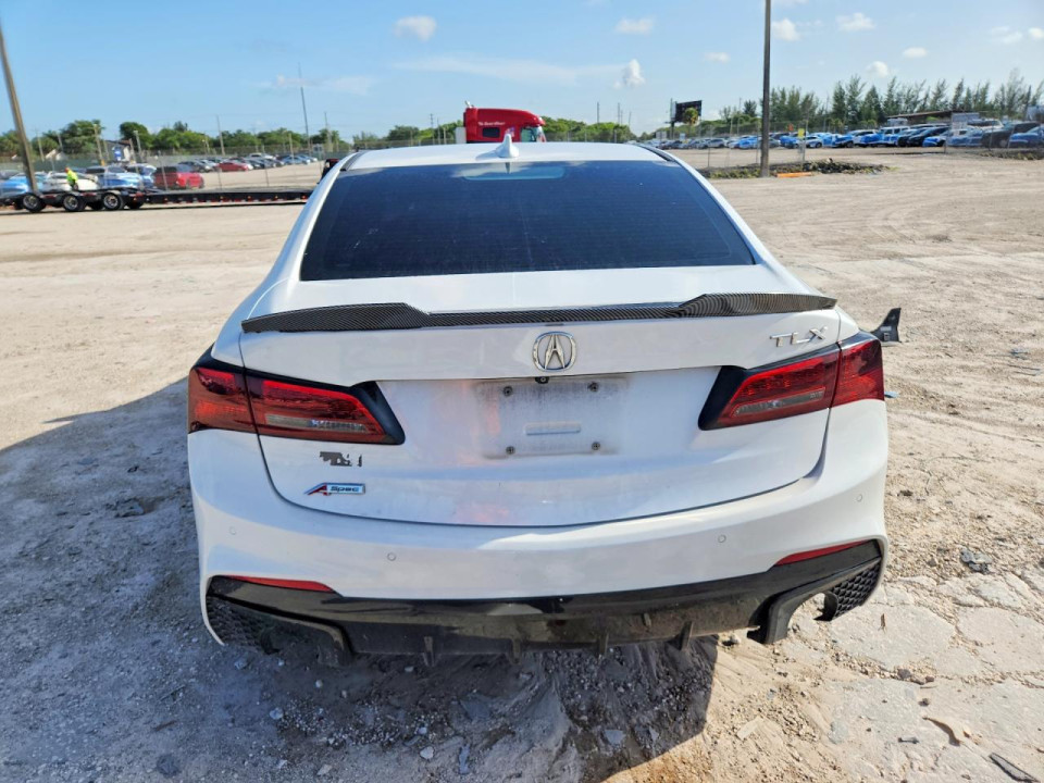 Acura TLX 2019 з аукціону Copart