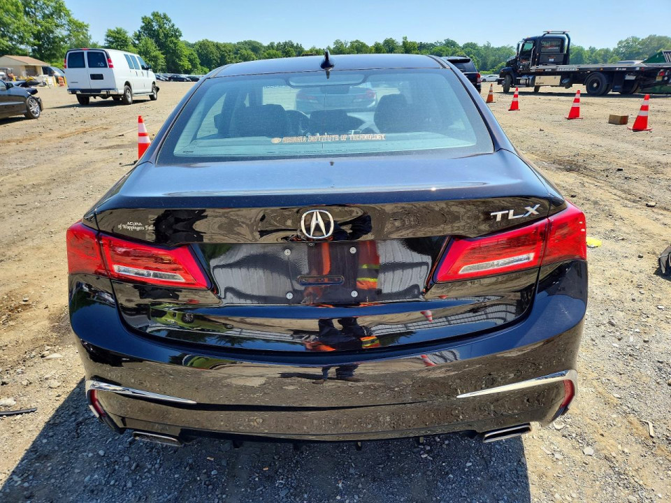 Acura TLX 2018 з аукціону Copart