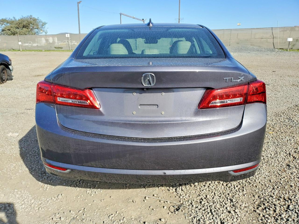 Acura TLX 2018 з аукціону Copart
