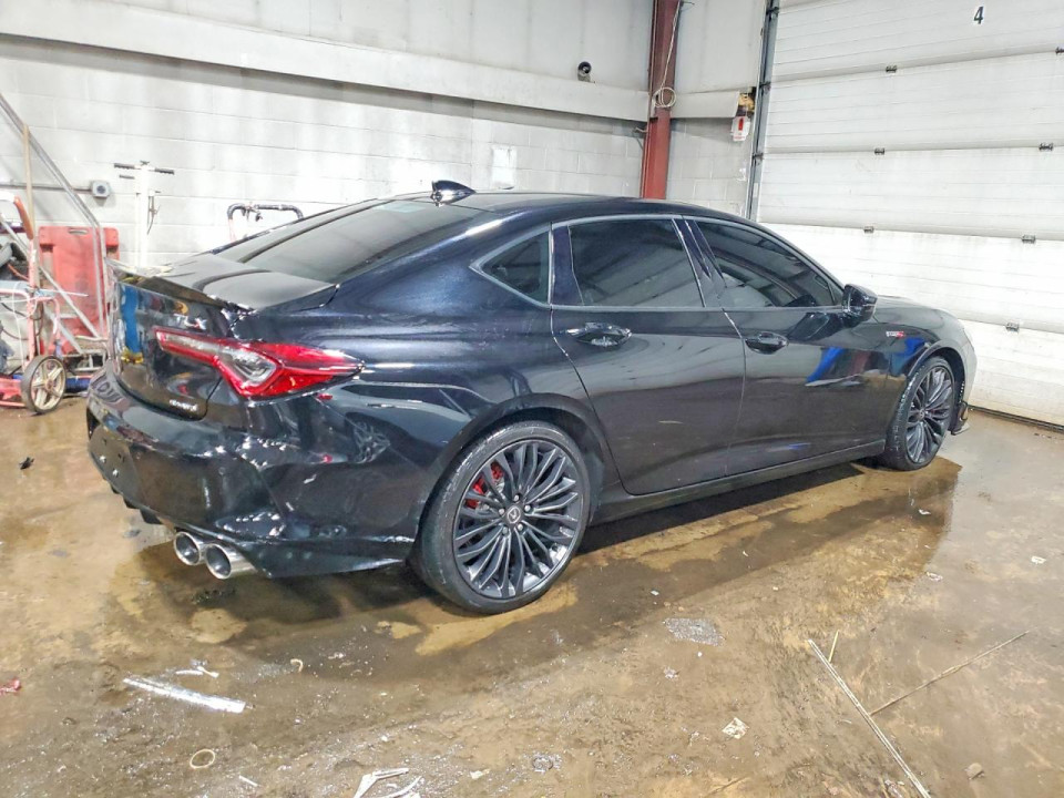 Acura TLX 2023 з аукціону Copart