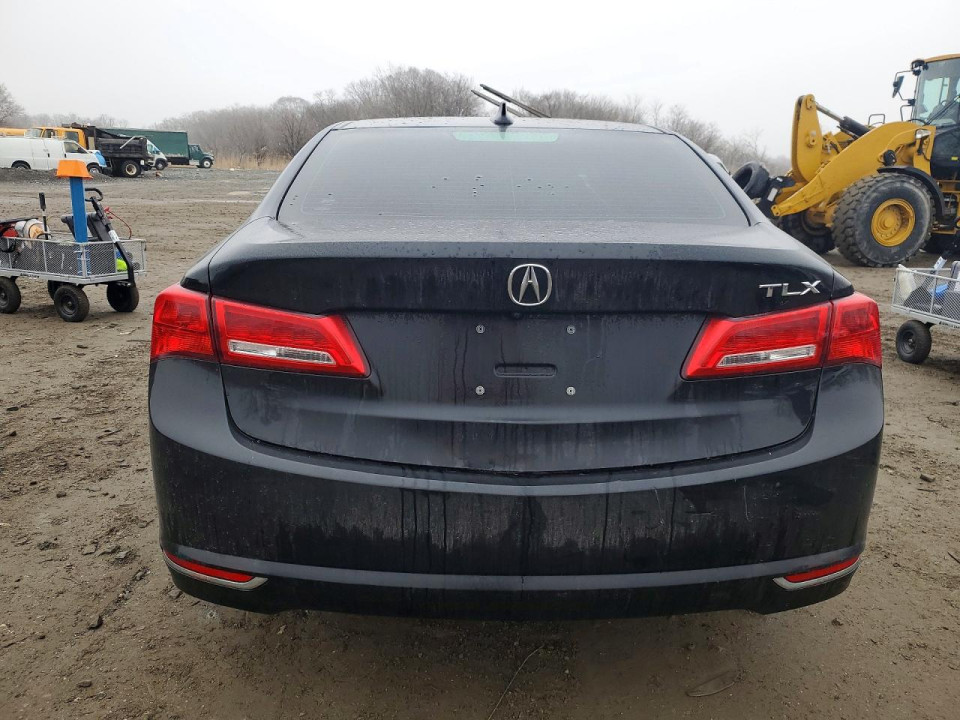 Acura TLX 2018 з аукціону Copart