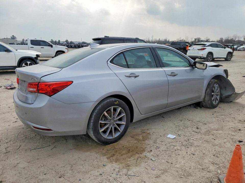 Acura TLX 2018 з аукціону Copart
