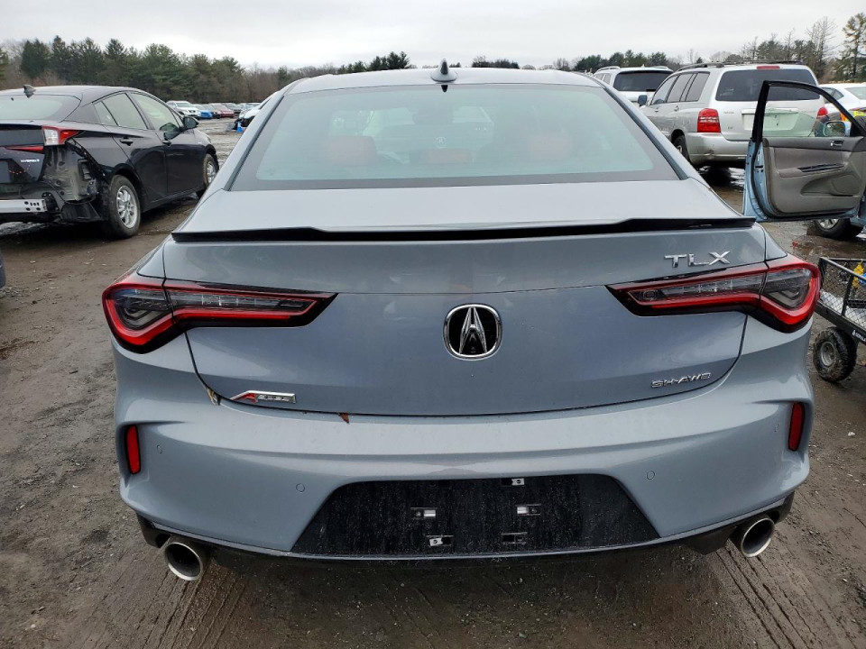 Acura TLX 2025 з аукціону Copart