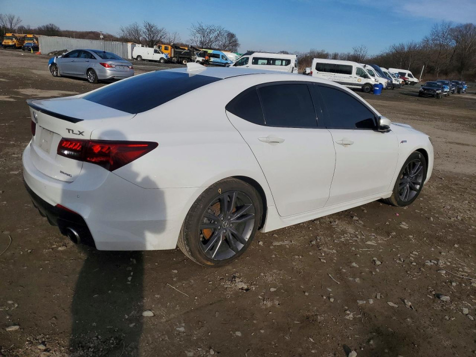 Acura TLX 2019 з аукціону Copart