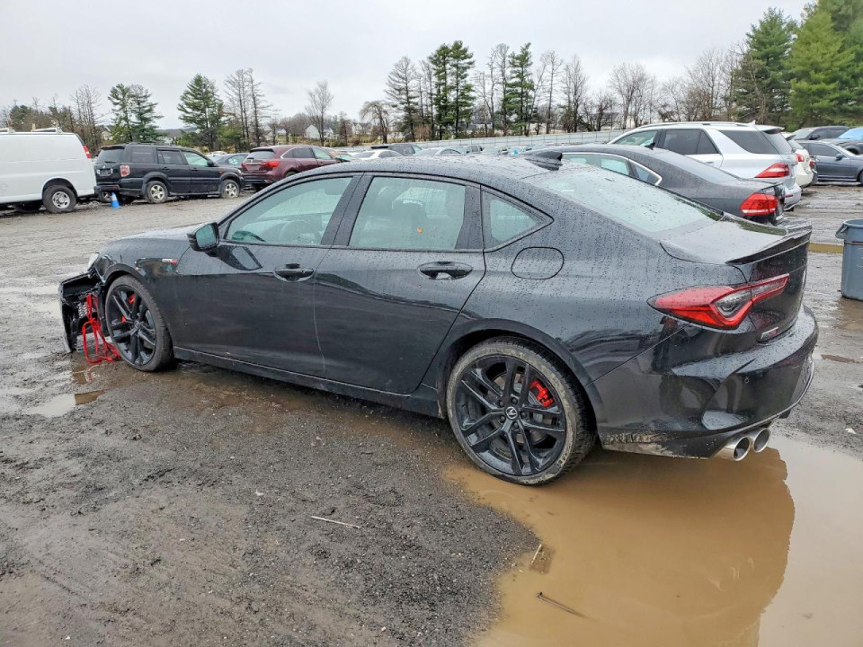 Acura TLX 2025 з аукціону Copart