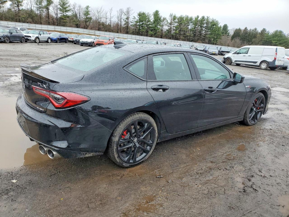 Acura TLX 2025 з аукціону Copart