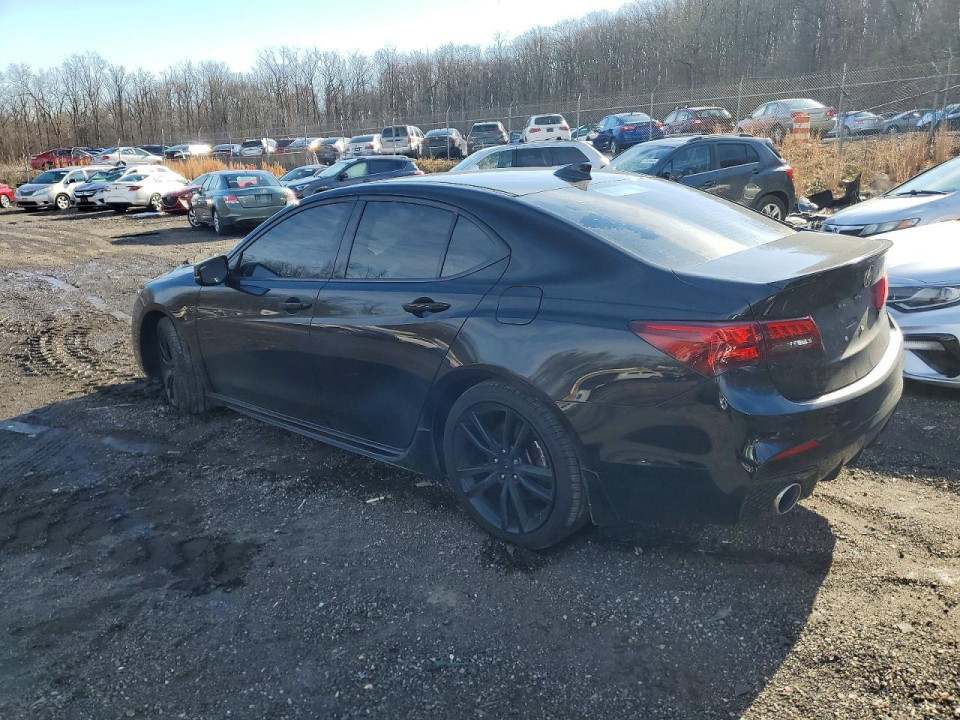 Acura TLX 2018 з аукціону Copart