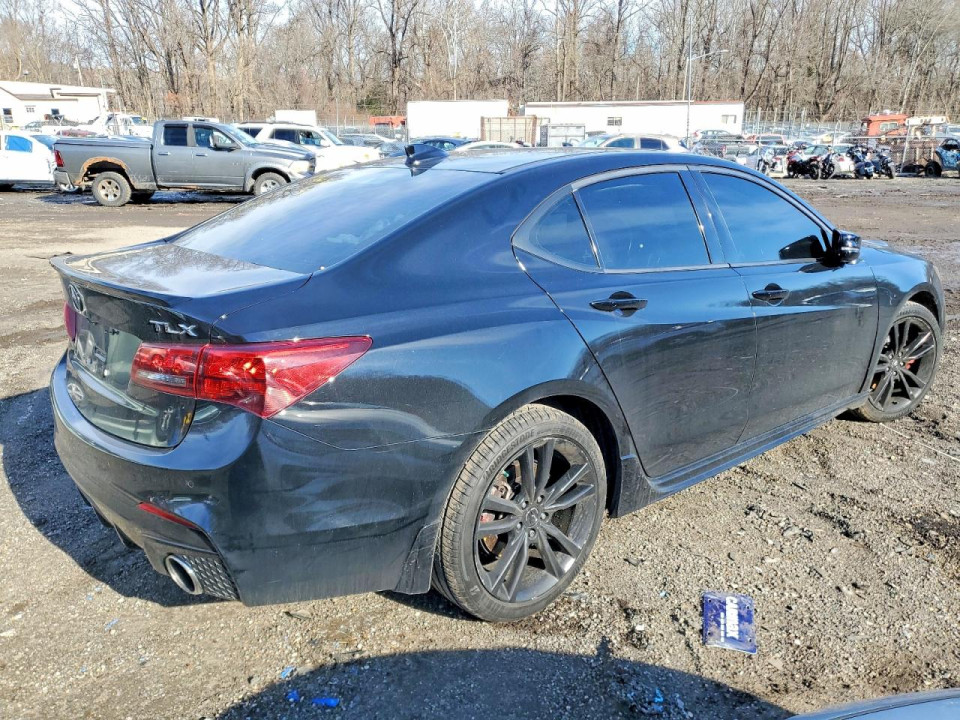 Acura TLX 2018 з аукціону Copart