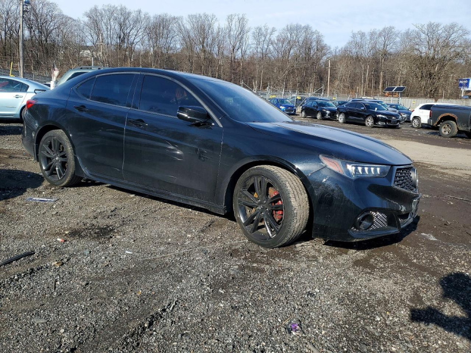 Acura TLX 2018 з аукціону Copart
