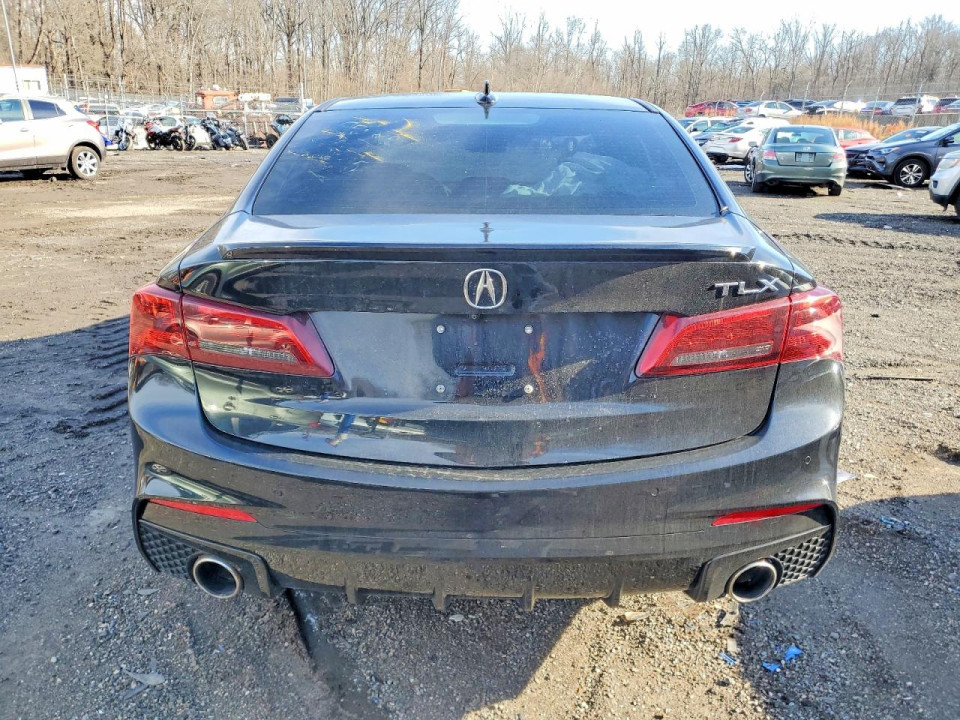Acura TLX 2018 з аукціону Copart