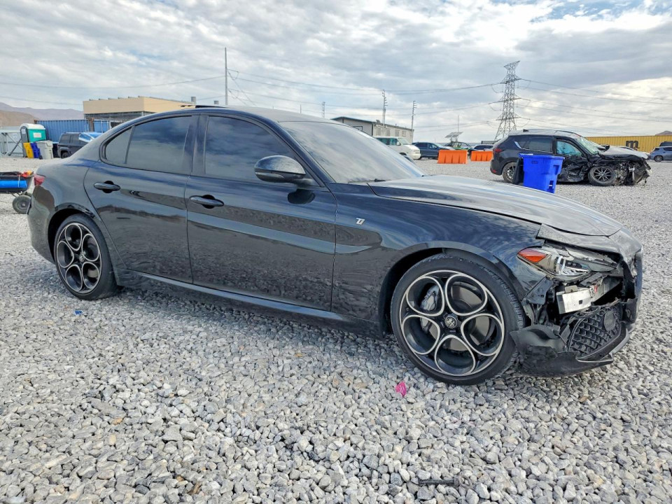 Alfa Romeo GIULIA SUPER 2022 — Copart