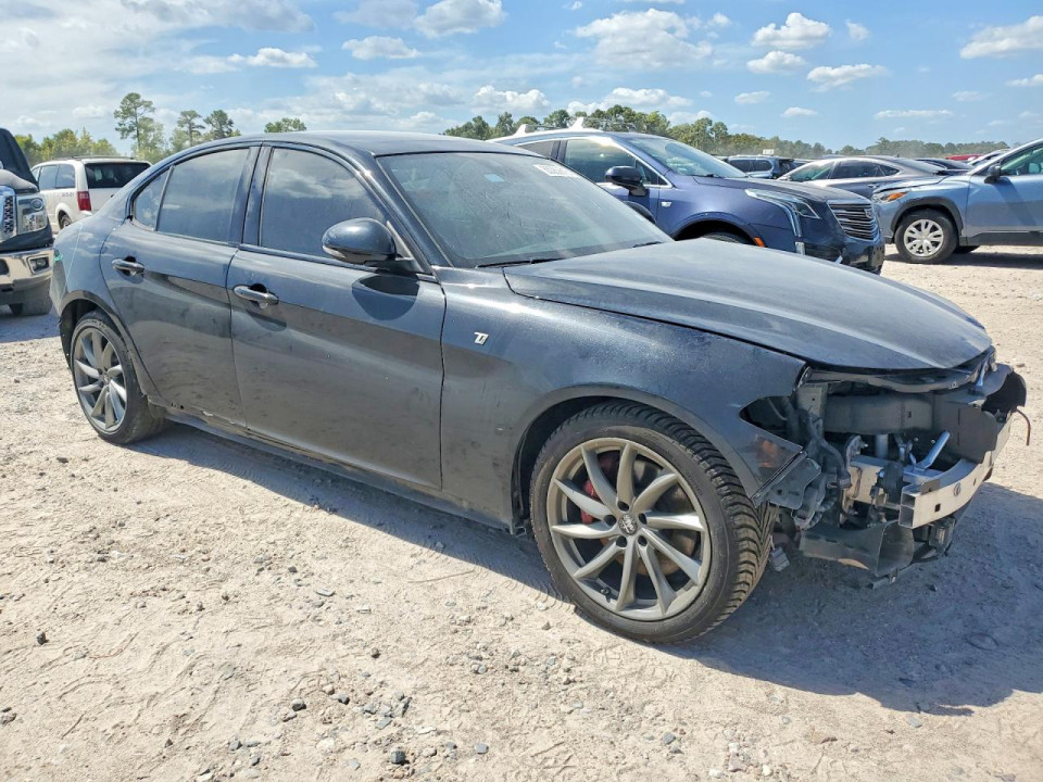 Alfa Romeo GIULIA SUPER 2022 — Copart