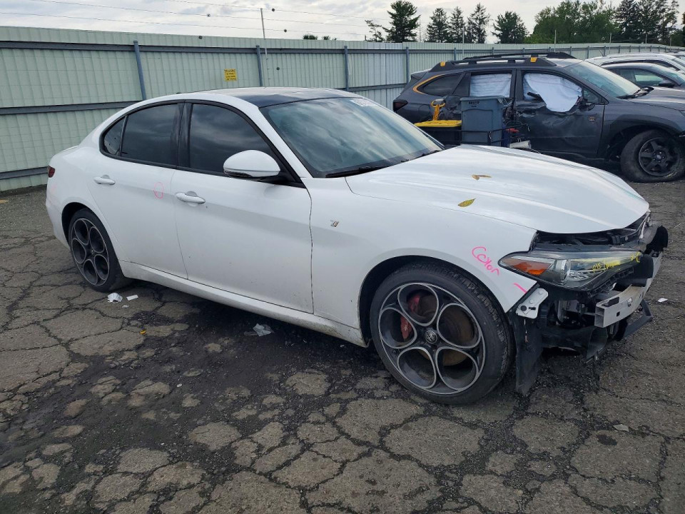 Alfa Romeo GIULIA SUPER 2022 — Copart