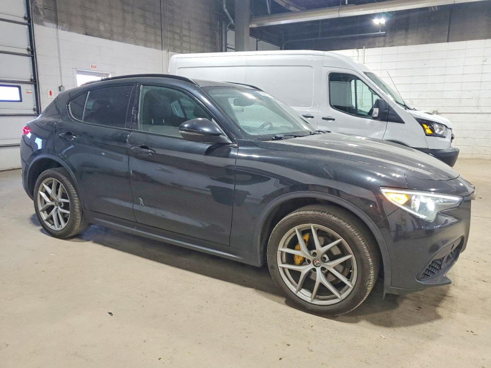 Alfa Romeo STELVIO 2018 — Copart