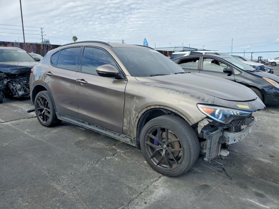 Alfa Romeo STELVIO 2019 — Copart