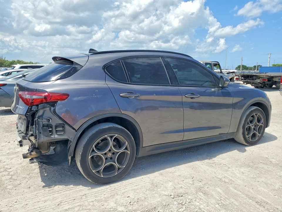 Alfa Romeo STELVIO 2018 — Copart
