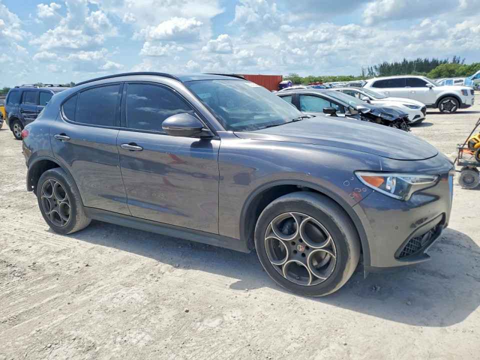 Alfa Romeo STELVIO 2018 — Copart